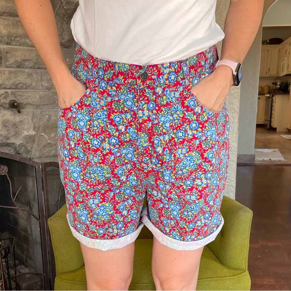 90s vintage floral printed shorts high rise vintage shorts